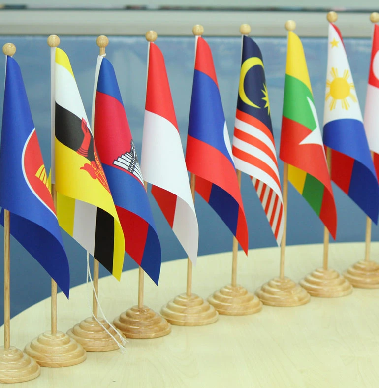 custom flags & banners uae by Aquaholic Creatives